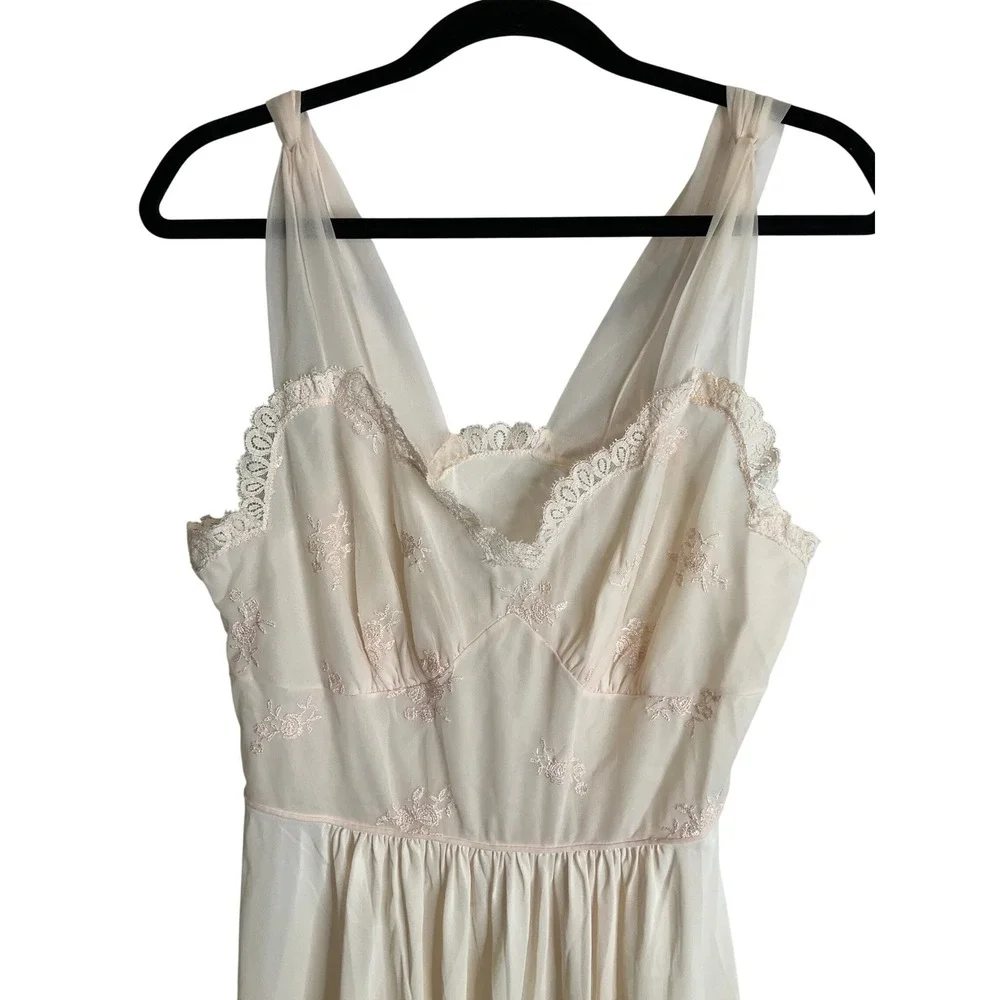 Vintage Vanity Fair Lace Chiffon Nightie Nightgown Bridal Coquette MCM Elegant S